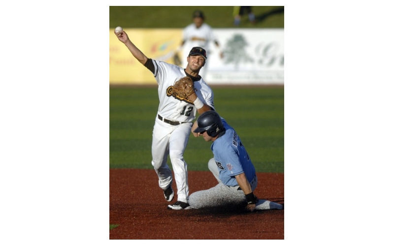 2012: CornBelters vs. RiverHawks